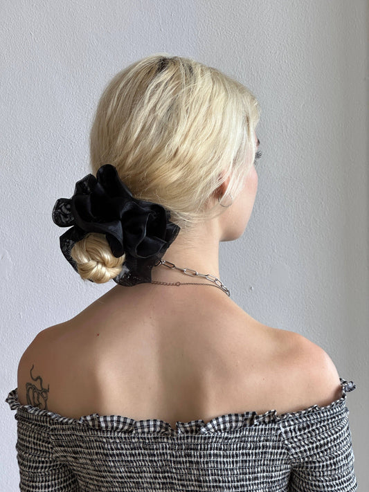 Room Shop Cloud Ruffle Scrunchie