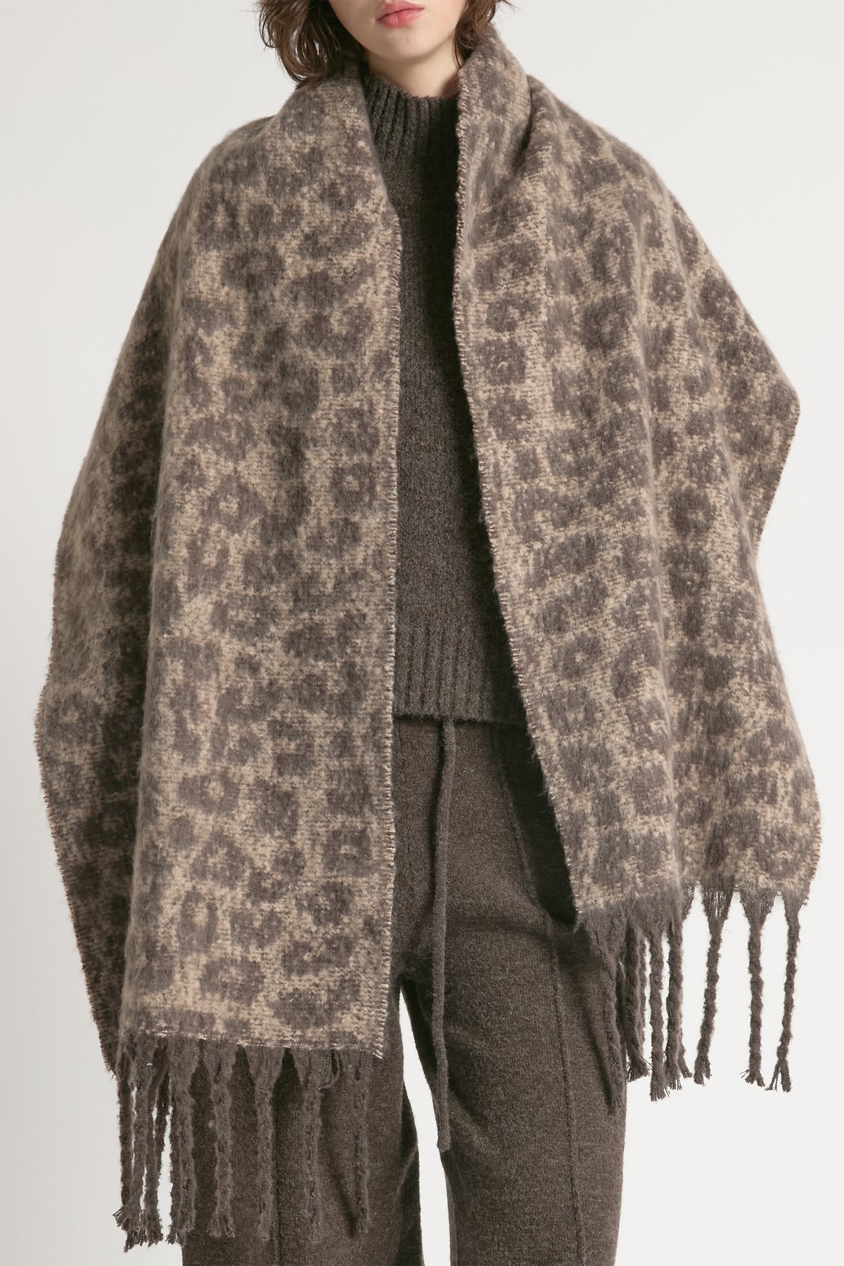 Look By M Knitted Animal Print Tassel Scarf