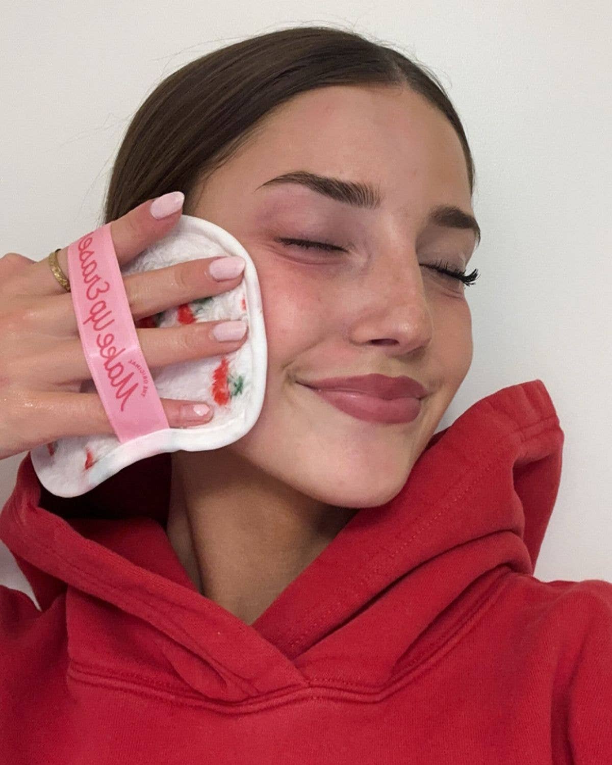 MakeUp Eraser Cherry Crush 7-Day Set & Makeup Bag Gift Set